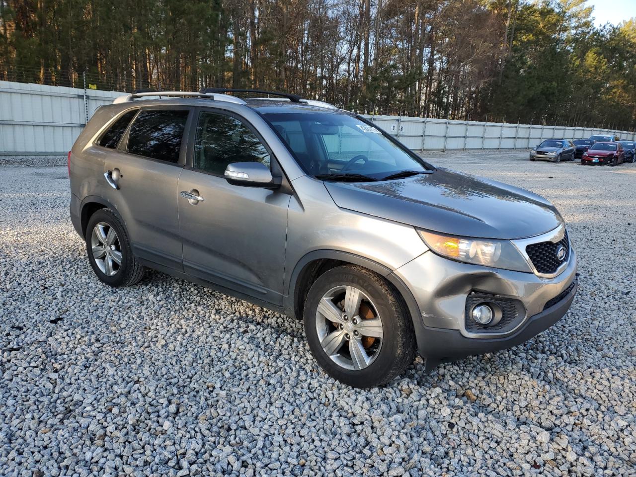 2013 KIA Sorento VIN 5XYKU3A60DG350116 Copart auction photo, front end / minor dent/scratches damage thumbnail 4