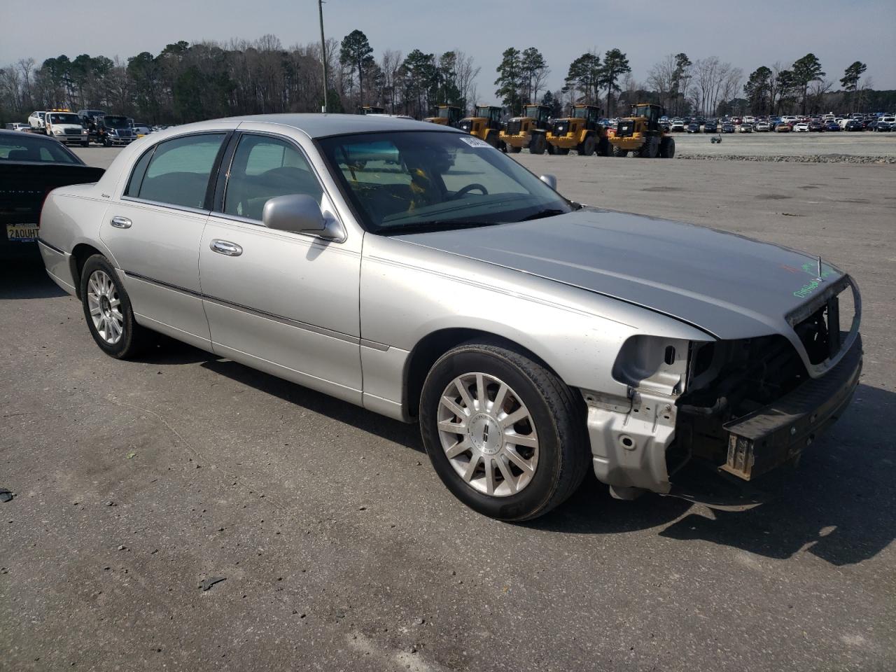2007 Lincoln Town Car VIN 1LNHM81V17Y619102 Copart auction photo, front end damage thumbnail 4