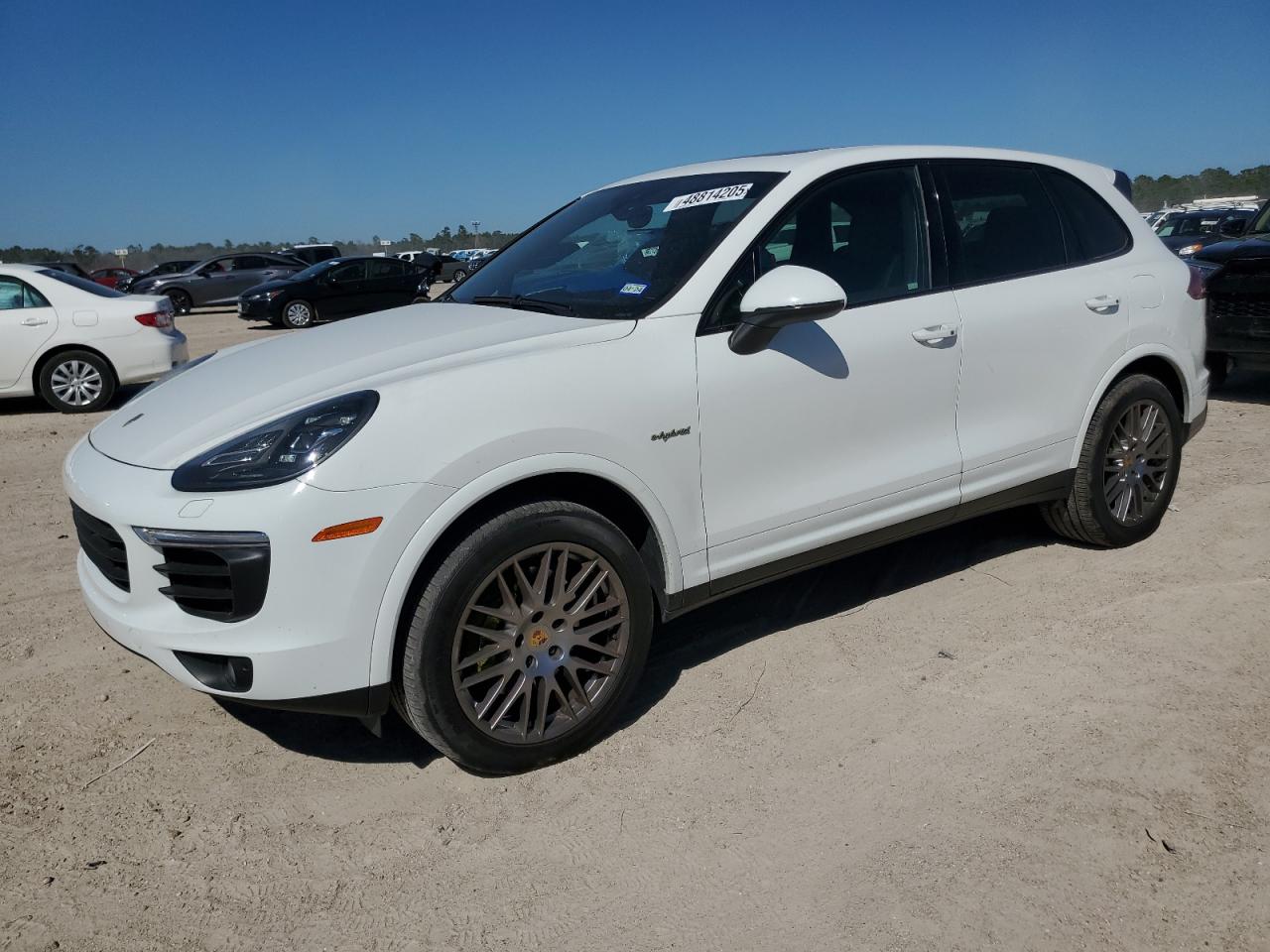 2017 Porsche Cayenne VIN WP1AE2A28HLA68265 - Copart auction photo