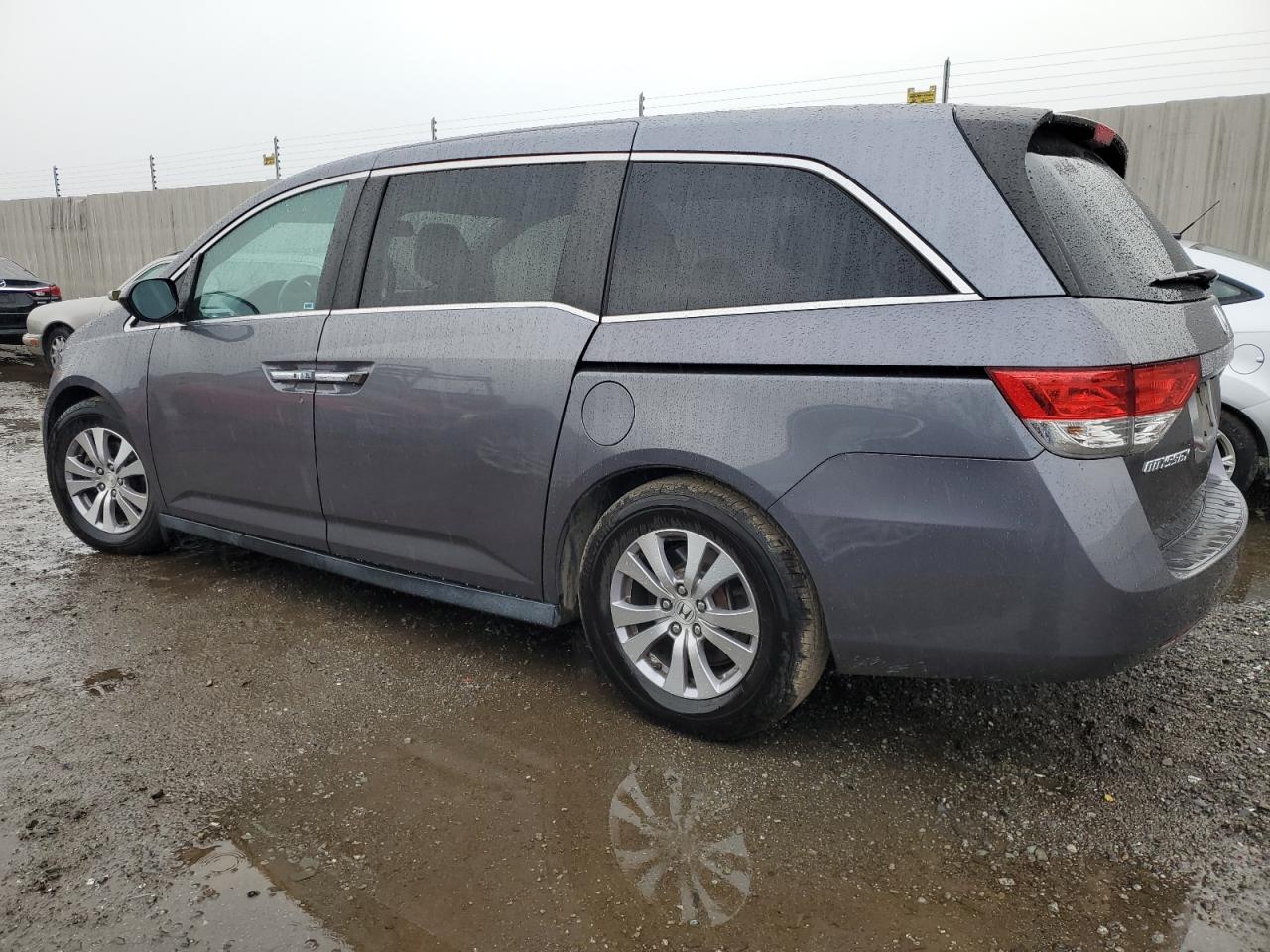 2015 Honda Odyssey VIN 5FNRL5H65FB093354 Copart auction photo, front end / rear end damage thumbnail 2