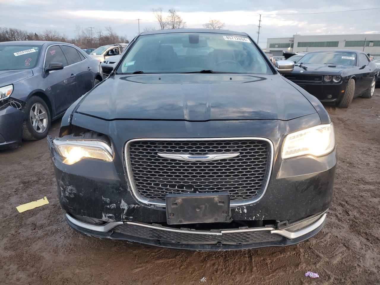 2018 Chrysler 300 VIN 2C3CCAKG5JH177312 Copart auction photo, side / front end damage thumbnail 5