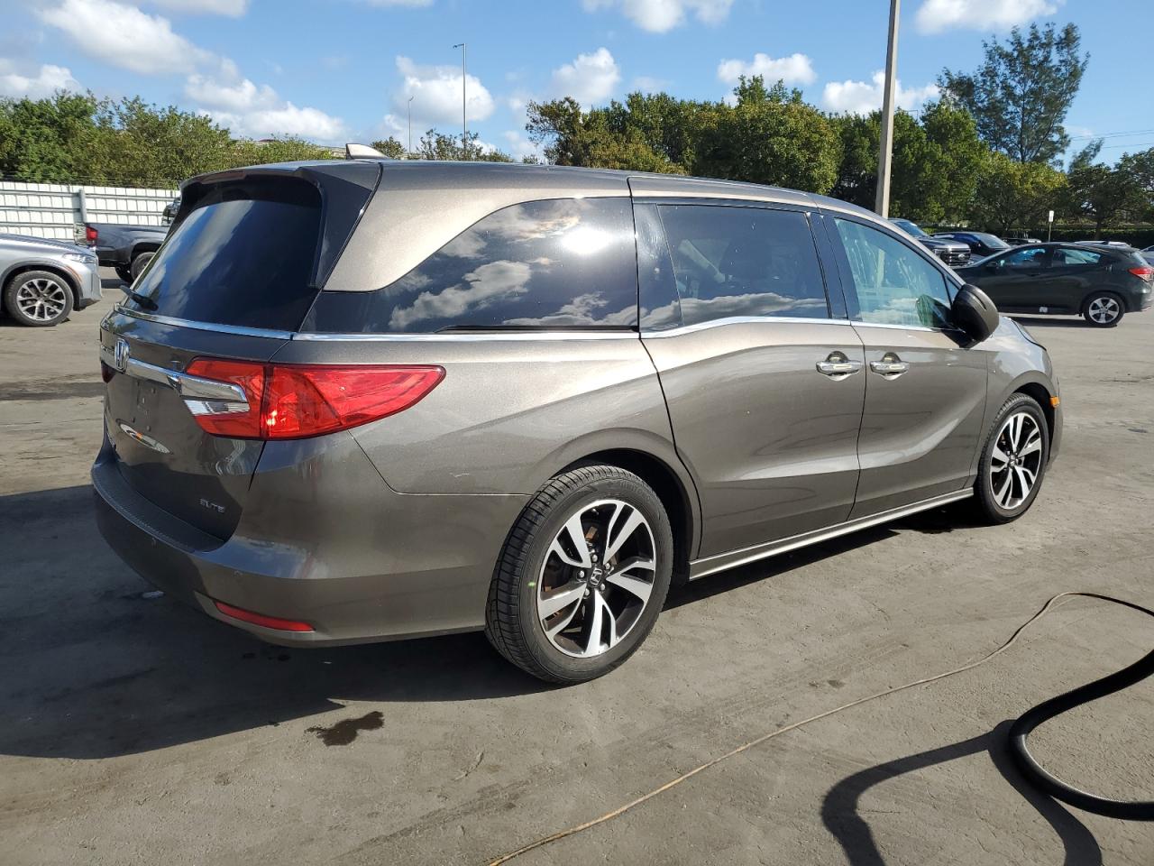 2018 Honda Odyssey VIN 5FNRL6H99JB092359 Copart auction photo, front end damage thumbnail 3