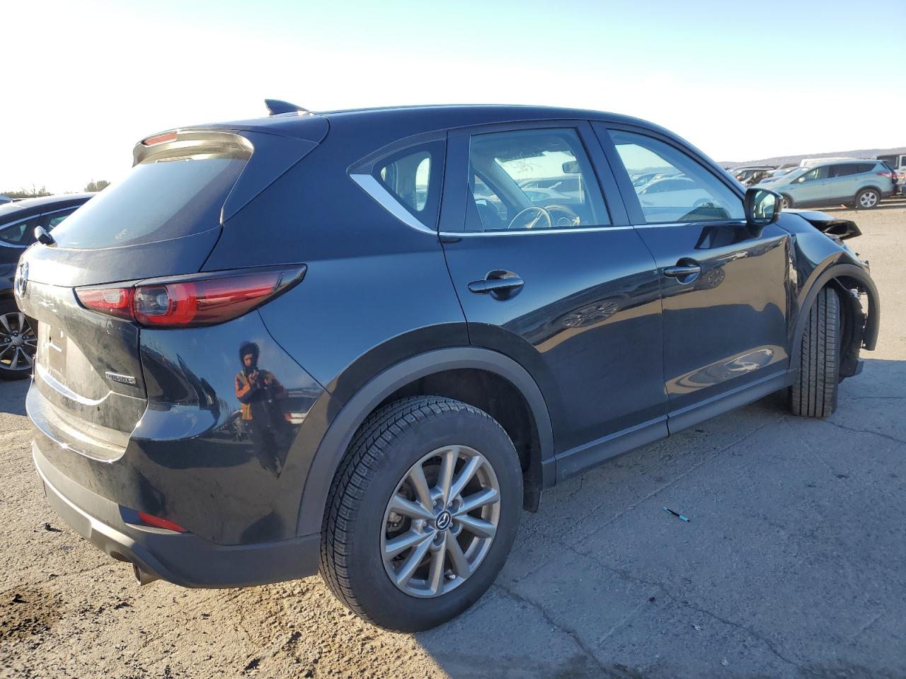 2022 Mazda CX-5 VIN JM3KFBAM3N0575390 Copart auction photo, front end / side damage thumbnail 3