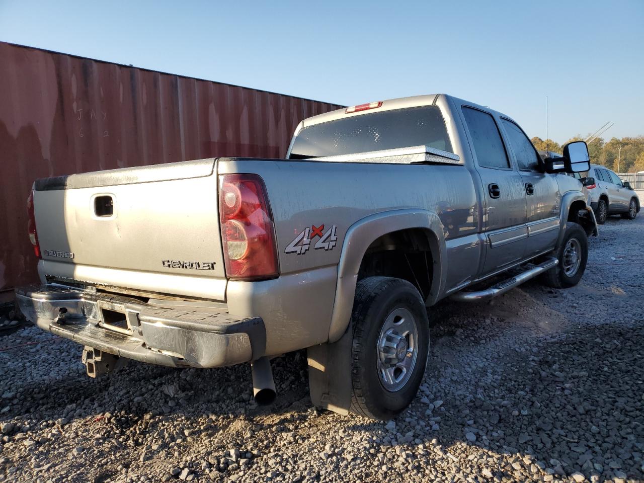 2003 Chevrolet Silverado VIN 1GCHK23163F211198 Copart auction photo, front end damage thumbnail 3
