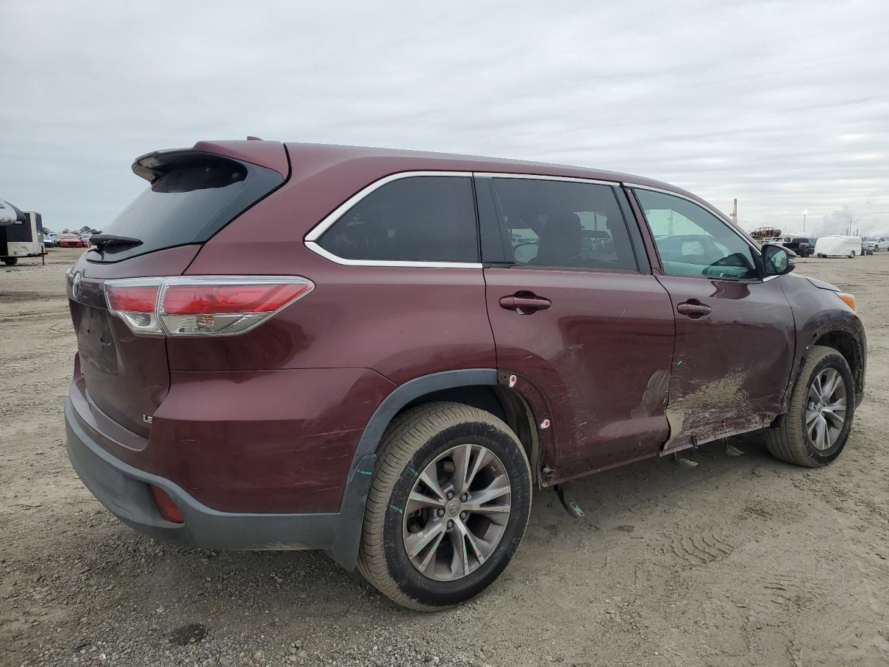 2015 Toyota Highlander VIN 5TDZKRFH2FS079146 Copart auction photo, side / minor dent/scratches damage thumbnail 3
