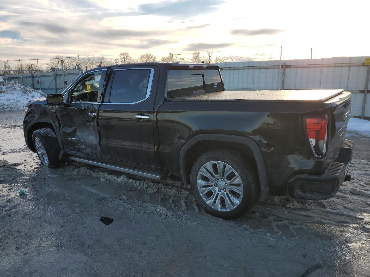 2022 GMC Sierra VIN 1GTU9FEL6NZ233459 Copart auction photo, side / front end damage thumbnail 2