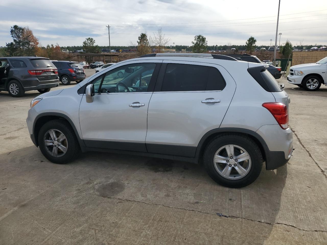 2018 Chevrolet Trax VIN 3GNCJLSB2JL149595 Copart auction photo, rear end damage thumbnail 2