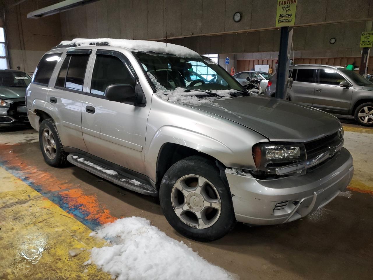 2008 Chevrolet TrailBlazer VIN 1GNDT13S88210443 Copart auction photo, front end / mechanical damage thumbnail 4