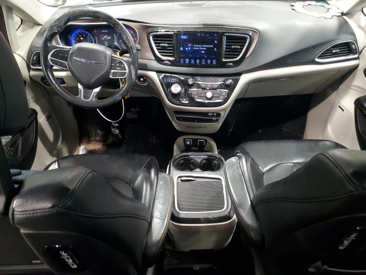 2017 Chrysler Pacifica VIN 2C4RC1EG1HR509607 Copart auction photo, front end / minor dent/scratches damage thumbnail 8