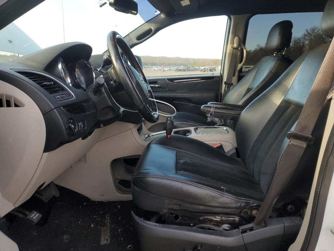 2017 Dodge Caravan VIN 2C4RDGCG0HR742185 Copart auction photo, side / minor dent/scratches damage thumbnail 7