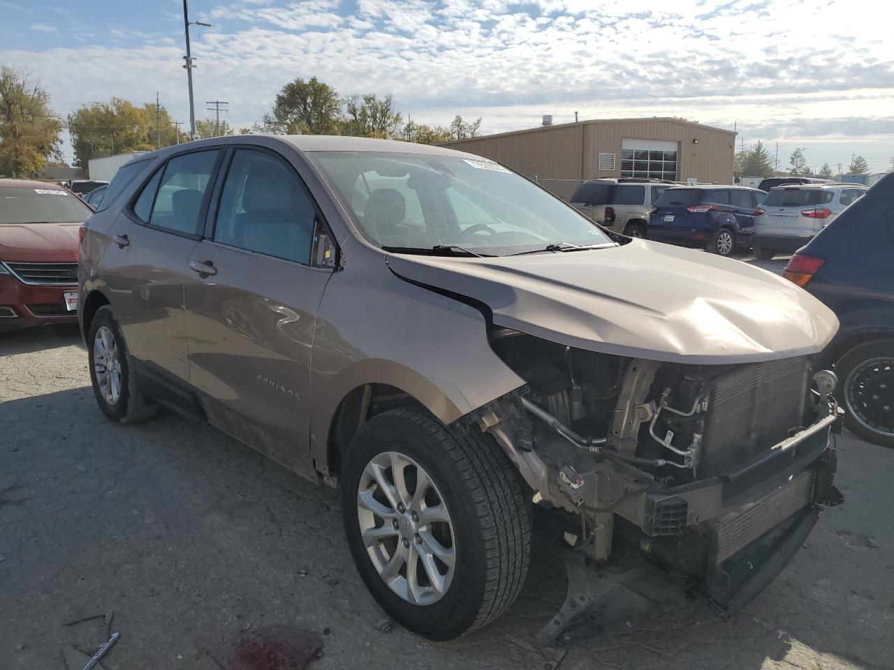 2018 Chevrolet Equinox VIN 2GNAXHEV5J6161348 Copart auction photo, front end damage thumbnail 4