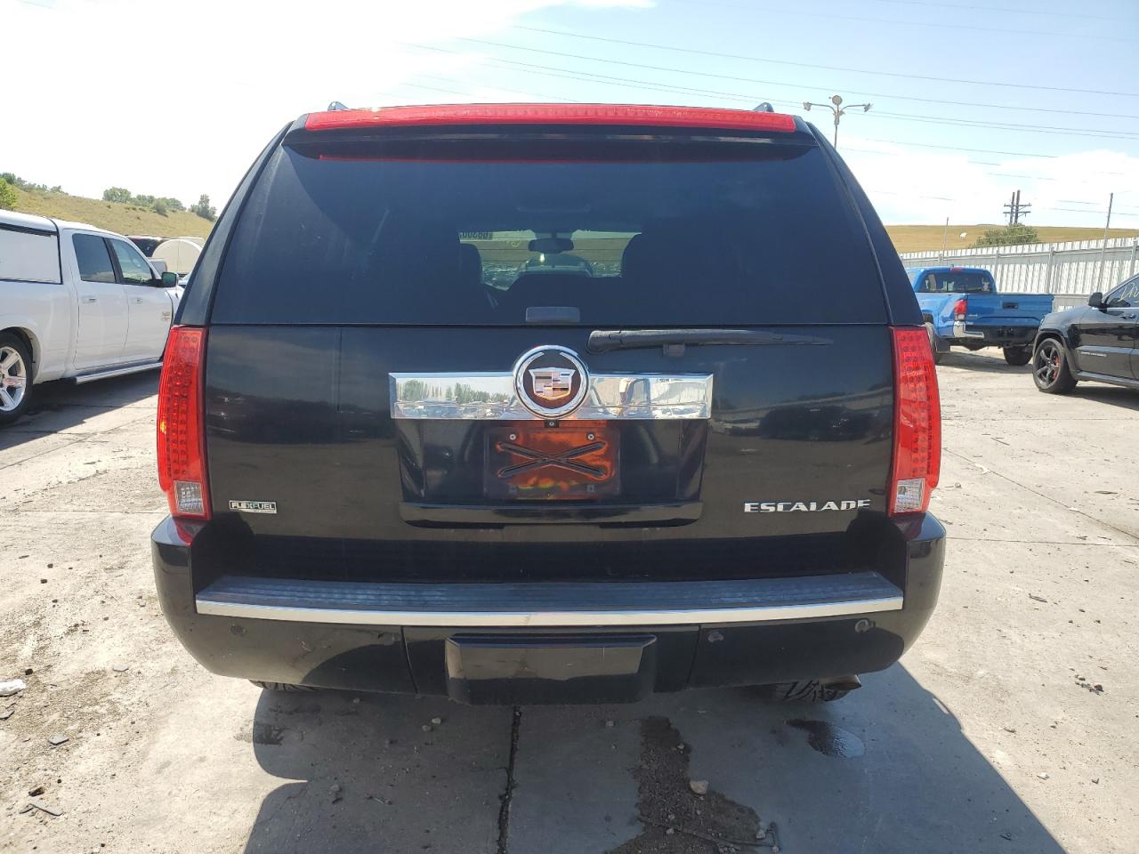 2011 Cadillac Escalade VIN 1GYS3AEF0BR198445 Copart auction photo, front end / side damage thumbnail 6