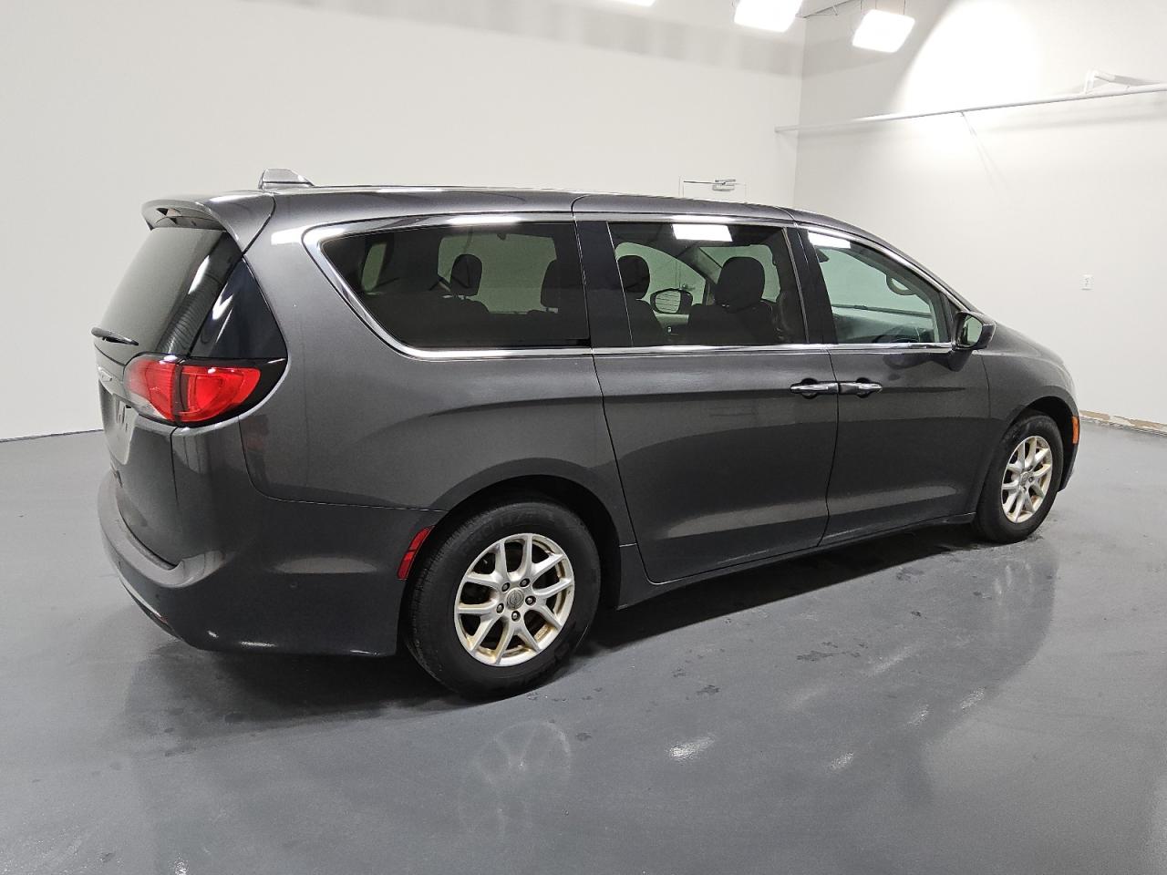 2020 Chrysler Pacifica VIN 2C4RC1FG1LR222663 Copart auction photo, normal wear damage thumbnail 3
