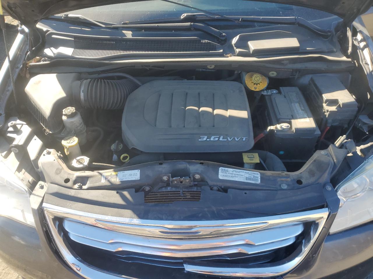 2016 Chrysler Town & Country VIN 2C4RC1BG8GR228973 Copart auction photo, front end damage thumbnail 12