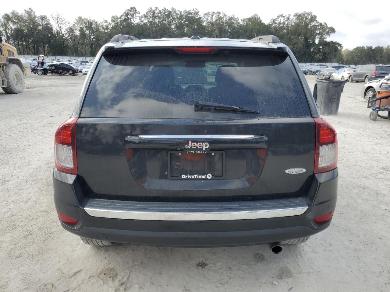 2016 Jeep Compass VIN 1C4NJCEA8GD784596 Copart auction photo, rear end / minor dent/scratches damage thumbnail 6