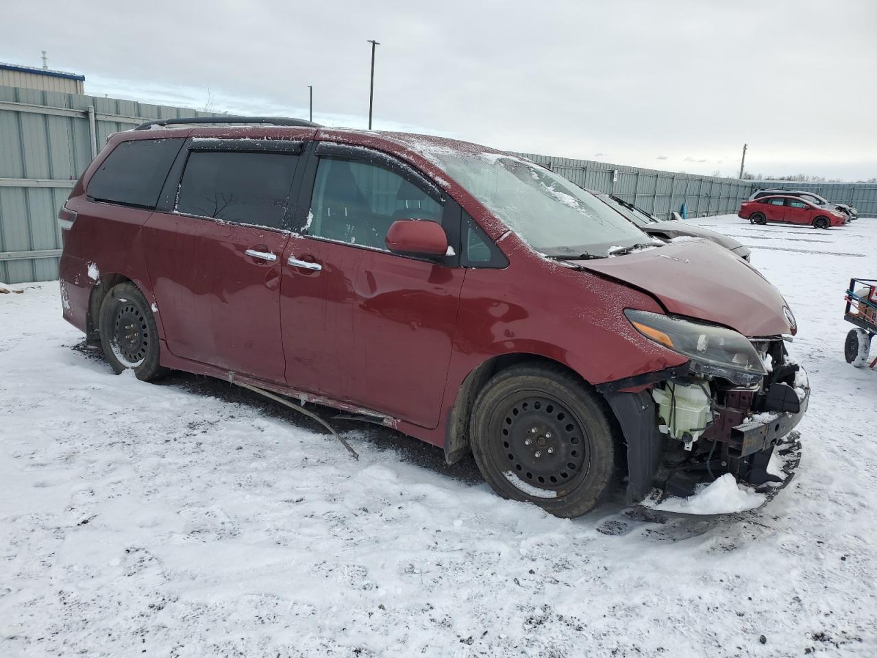 2016 Toyota Sienna VIN 5TDXK3DC9GS697335 Copart auction photo, front end / side damage thumbnail 4