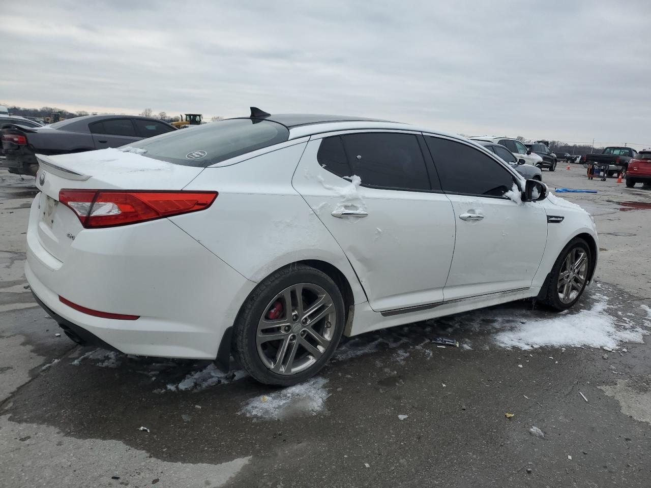 2013 KIA Optima VIN 5XXGR4A69DG243017 Copart auction photo, front end / minor dent/scratches damage thumbnail 3