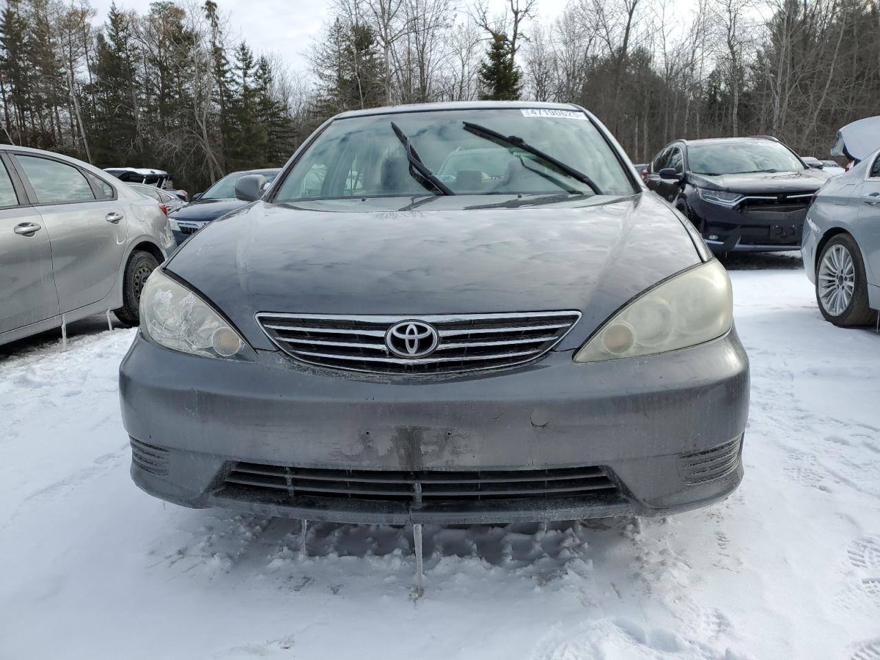 2005 Toyota Camry VIN 4T1BF32K75U616779 Copart auction photo, side / front end damage thumbnail 5