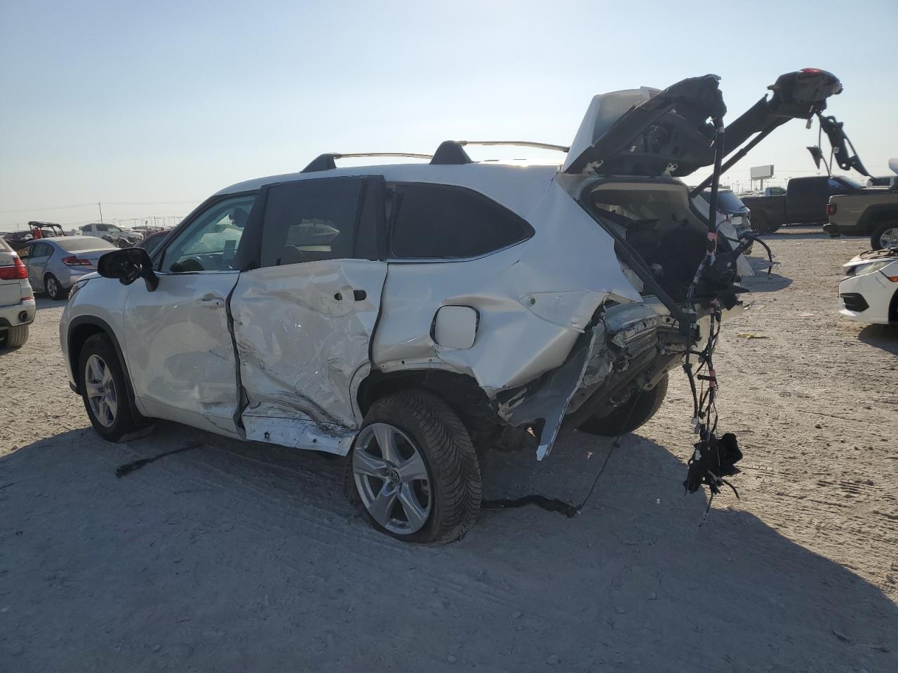 2021 Toyota Highlander VIN 5TDZZRAH5MS048084 Copart auction photo, rear end / side damage thumbnail 2