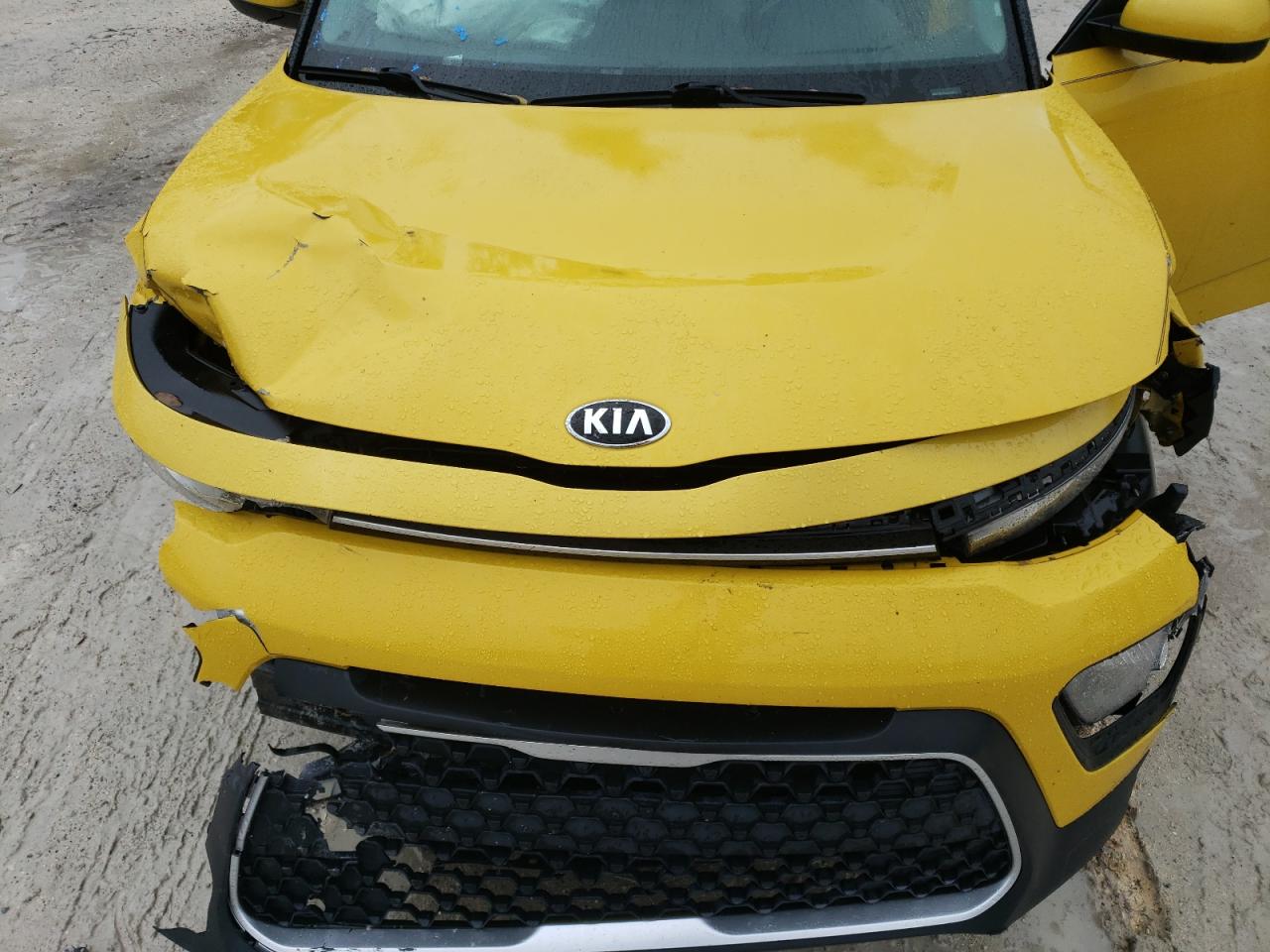 2020 KIA Soul VIN KNDJ23AU4L7116945 Copart auction photo, front end / minor dent/scratches damage thumbnail 12