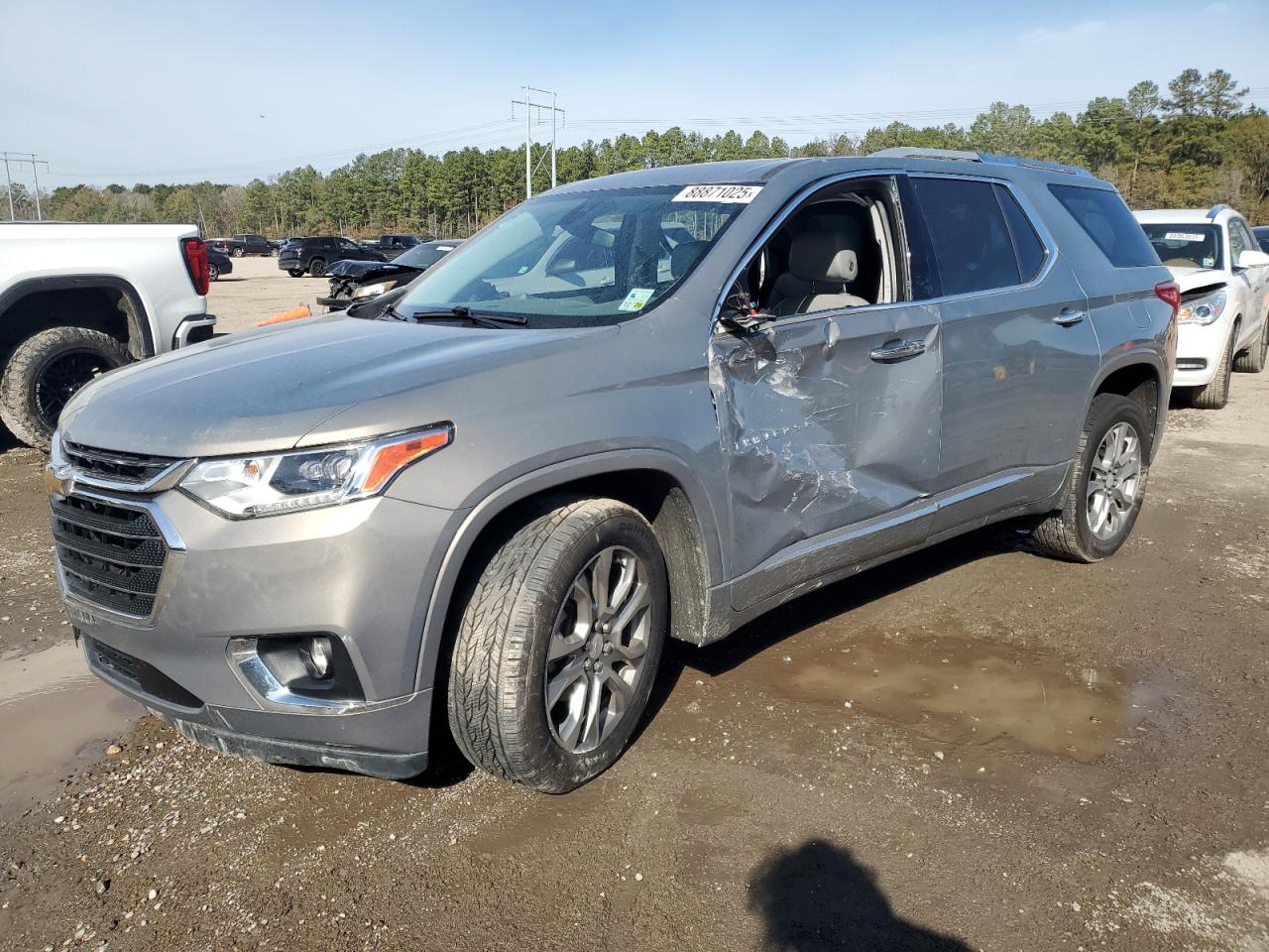 2019 Chevrolet Traverse VIN 1GNERKKW4KJ110045