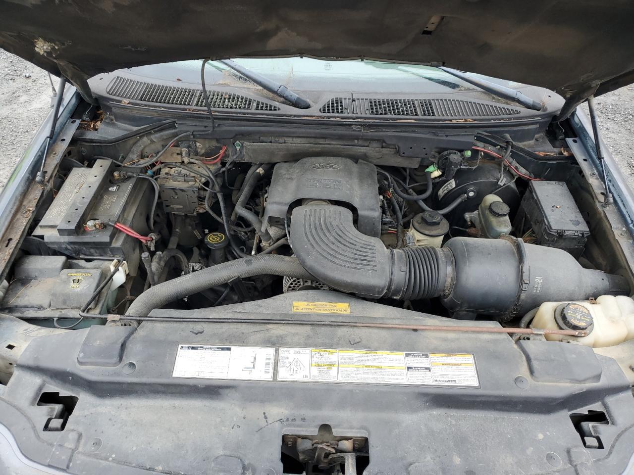 2000 Ford F-150 VIN 1FTRF17W0YKB36666 Copart auction photo, all over damage thumbnail 11