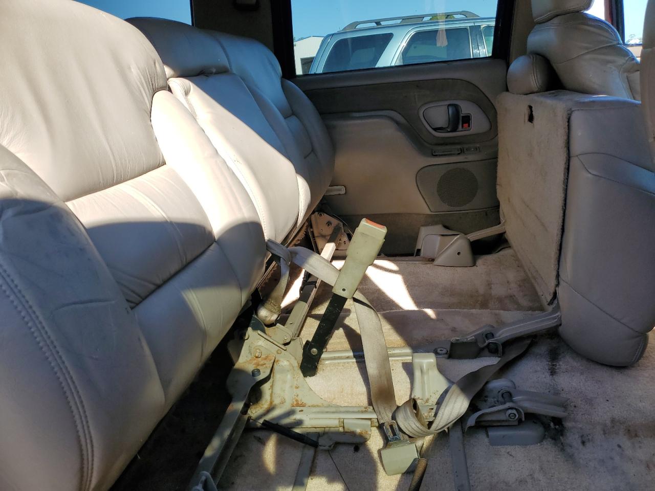 1999 Chevrolet Suburban VIN 1GNFK16R9XJ364493 Copart auction photo, front end / mechanical damage thumbnail 11