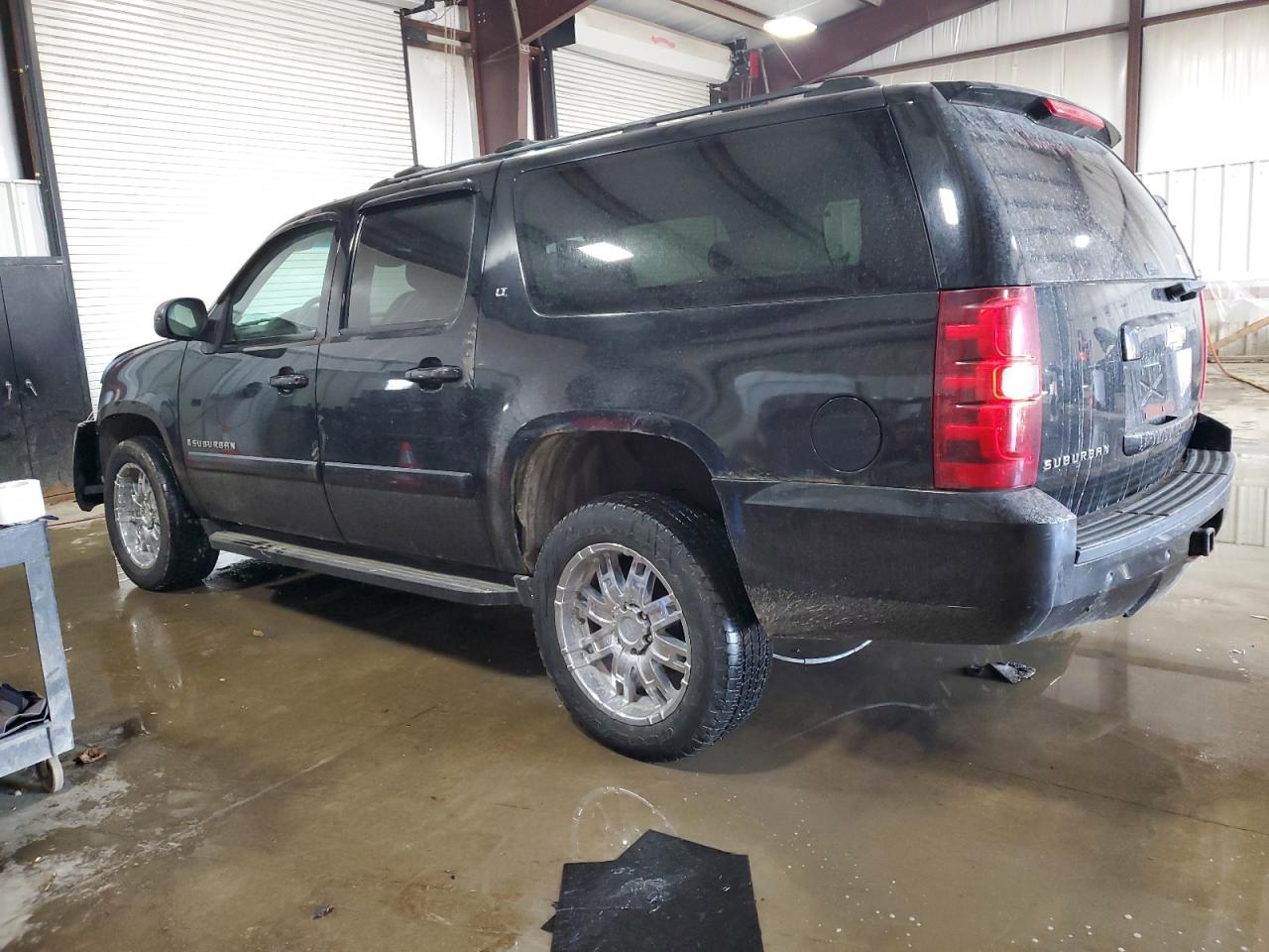 2007 Chevrolet Suburban VIN 3GNFK16347G211890 Copart auction photo, front end damage thumbnail 2