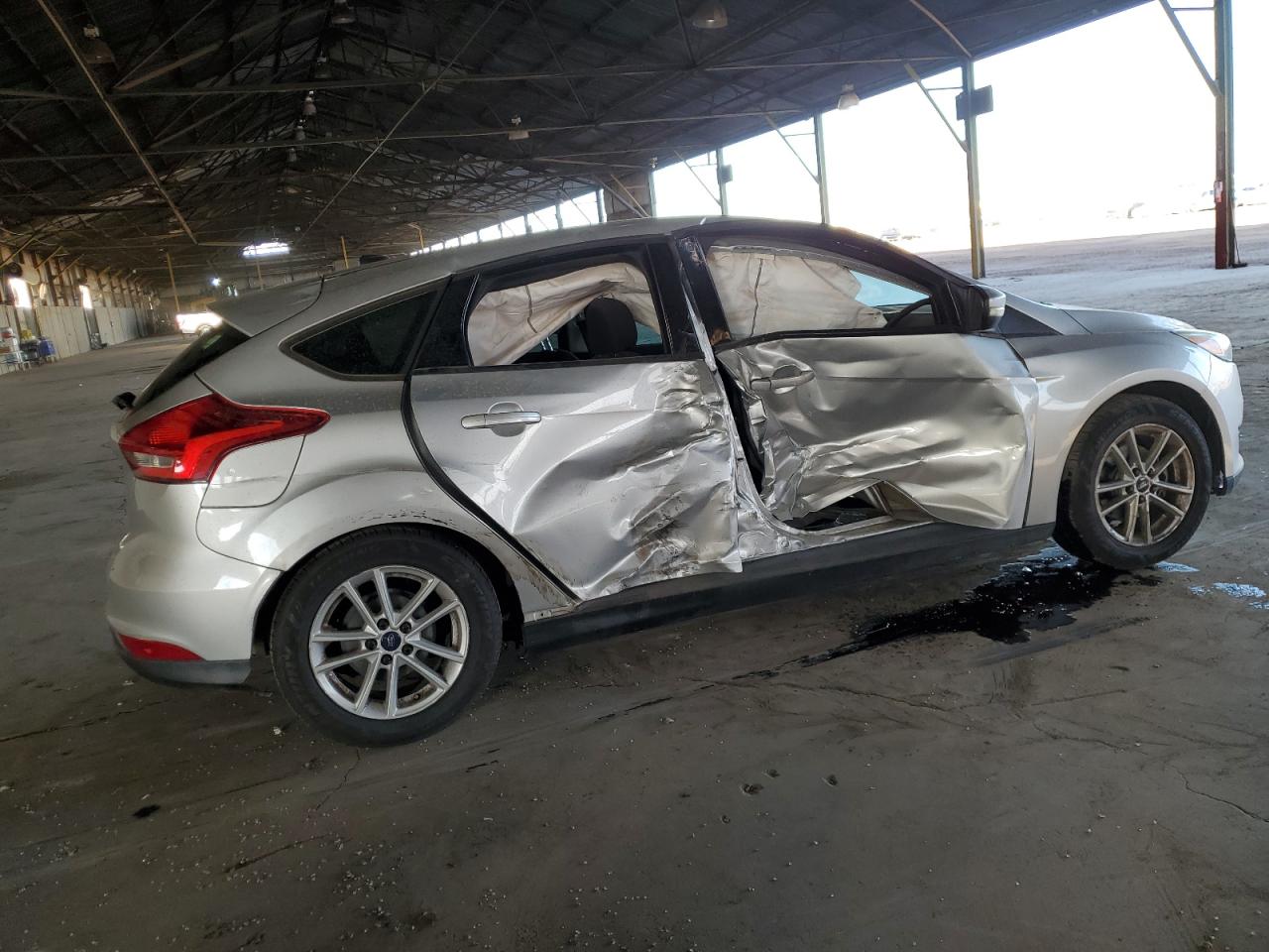 2017 Ford Focus VIN 1FADP3K22HL284972 Copart auction photo, side / front end damage thumbnail 3