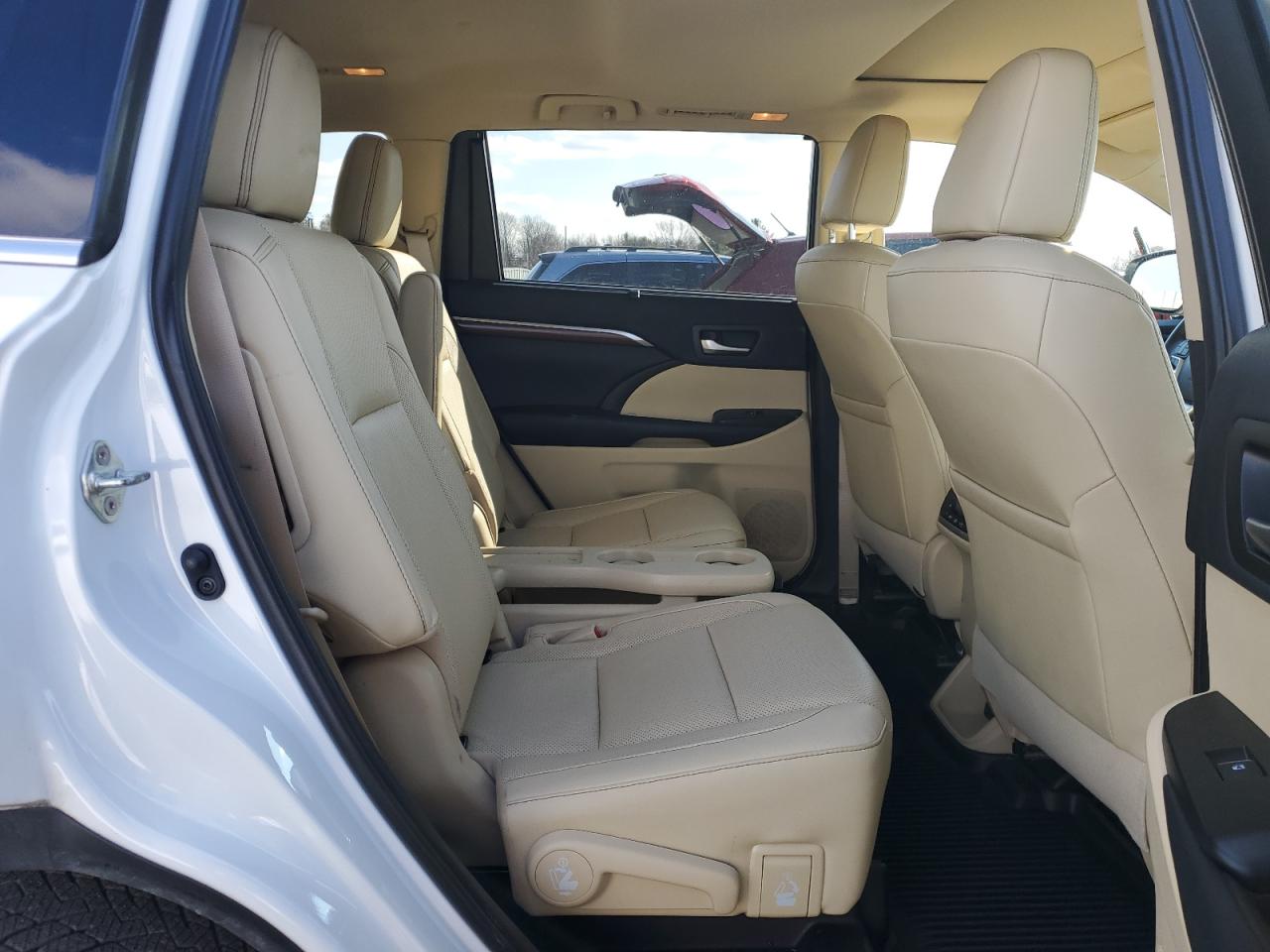 2019 Toyota Highlander VIN 5TDDZRFH4KS944294 Copart auction photo, rear end / front end damage thumbnail 11