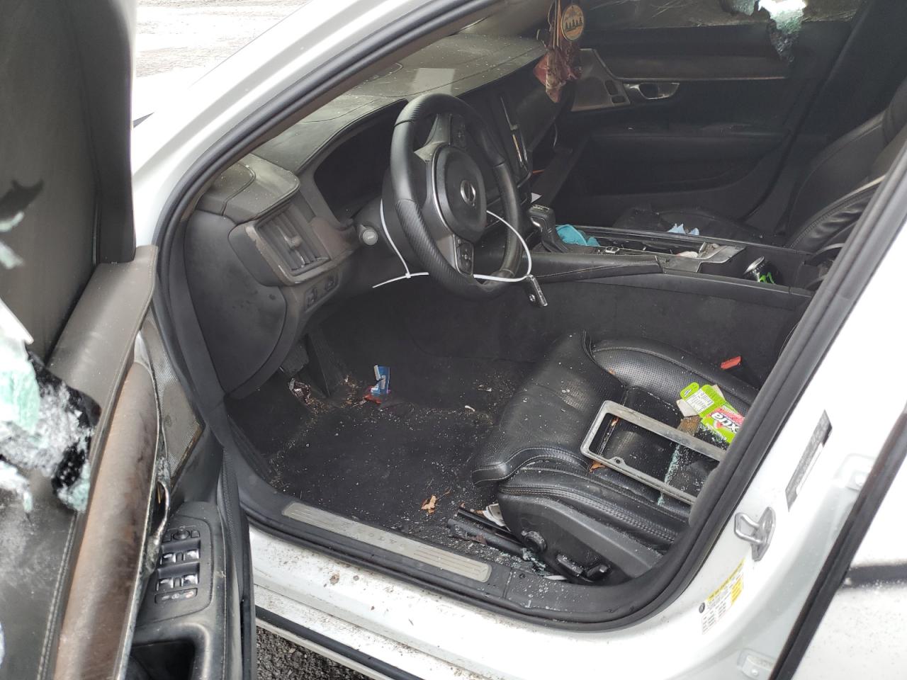 2018 Volvo S90 VIN LVY992ML1JP007957 Copart auction photo, vandalism / burn - interior damage thumbnail 8
