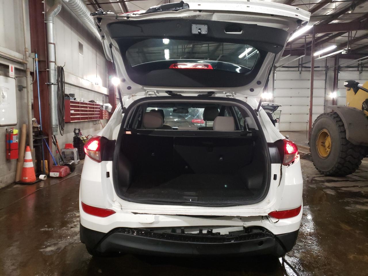 2016 Hyundai Tucson VIN KM8J33A49GU050599 Copart auction photo, rear end / minor dent/scratches damage thumbnail 6
