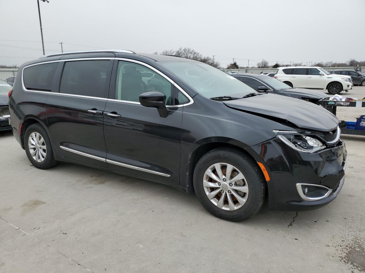 2018 Chrysler Pacifica VIN 2C4RC1EG0JR228498 Copart auction photo, front end / hail damage thumbnail 4