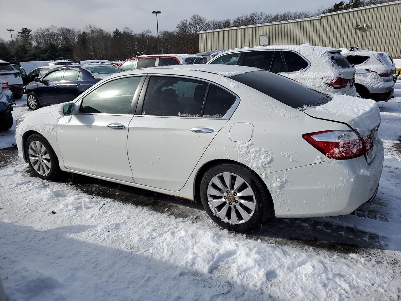 2013 Honda Accord VIN 1HGCR2F77DA061995 Copart auction photo, rear end / minor dent/scratches damage thumbnail 2