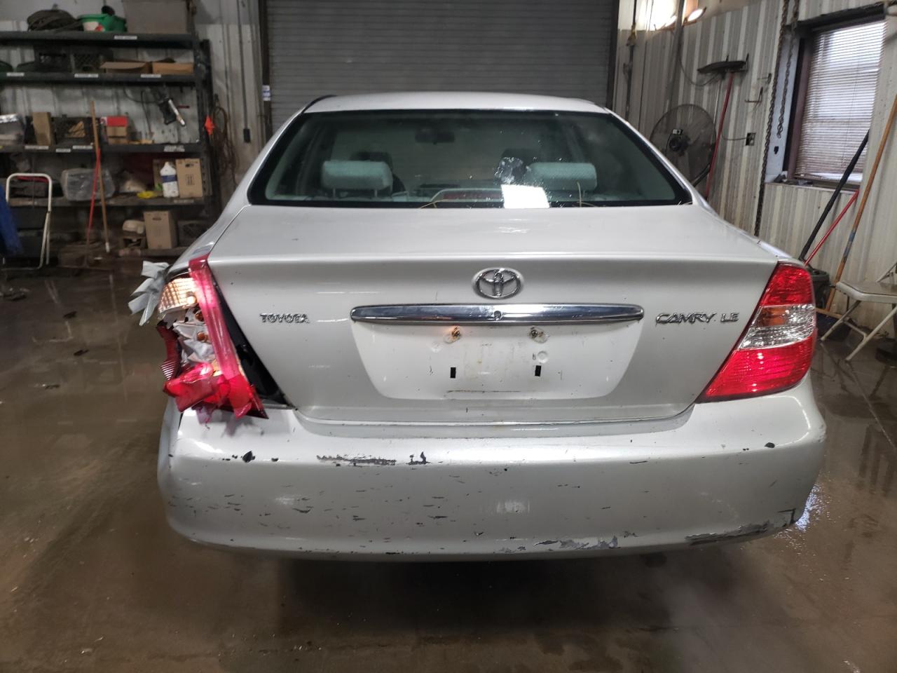 2004 Toyota Camry VIN 4T1BE32K84U305590 Copart auction photo, rear end / front end damage thumbnail 6