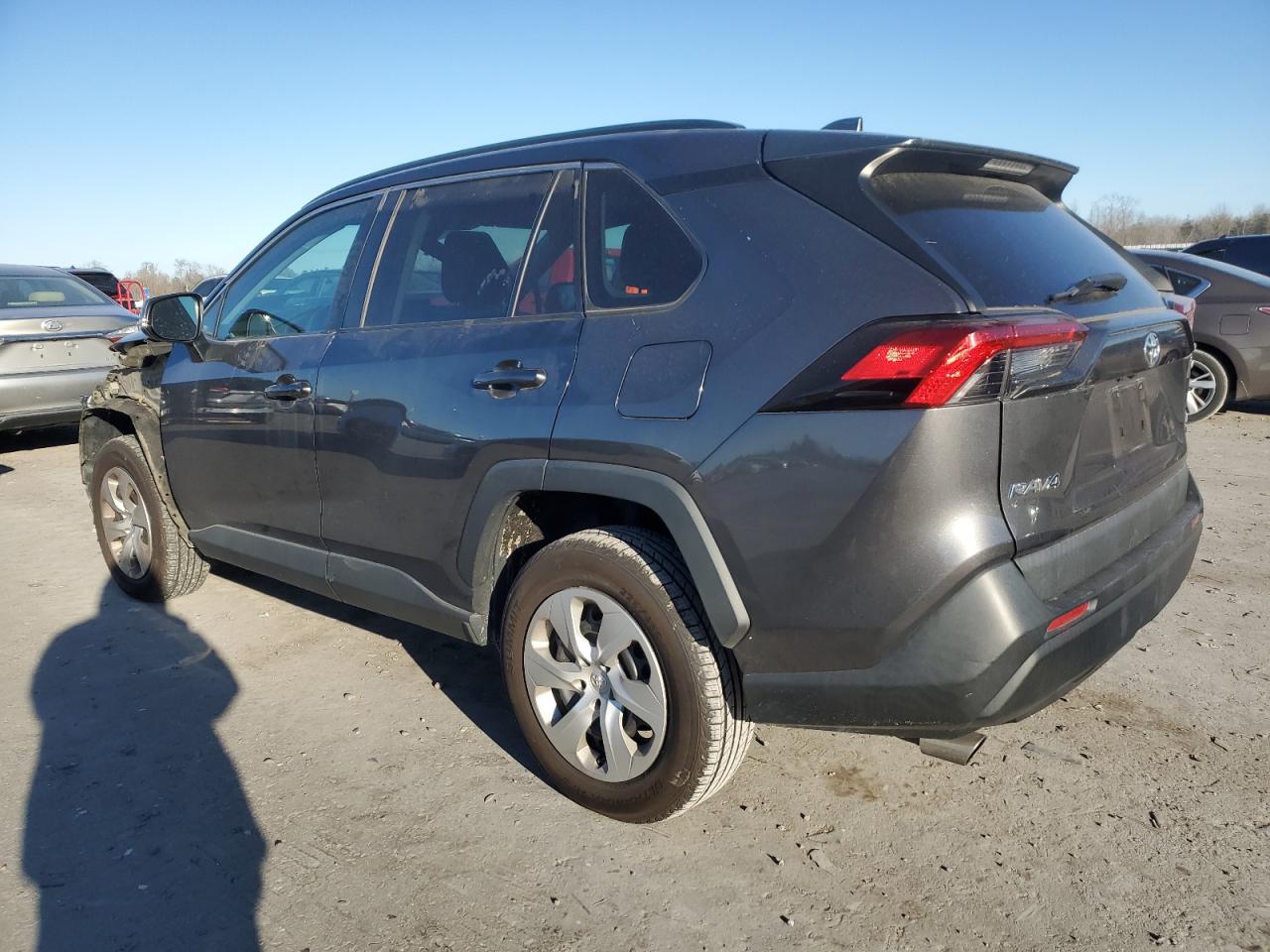 2019 Toyota RAV 4 VIN 2T3G1RFV1KW010697 Copart auction photo, front end / minor dent/scratches damage thumbnail 2