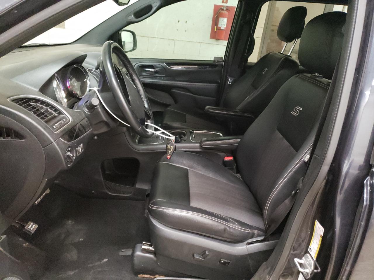 2014 Chrysler Town & Country VIN 2C4RC1HG4ER238789 Copart auction photo, front end damage thumbnail 7