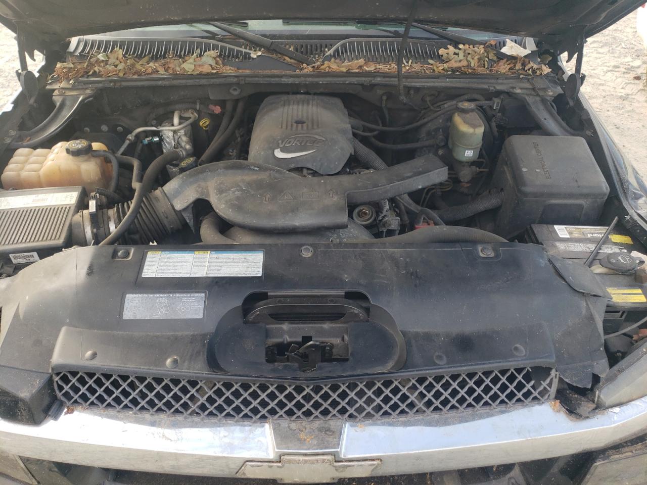 2002 Chevrolet Avalanche VIN 3GNEK13T62G174091 Copart auction photo, all over damage thumbnail 11