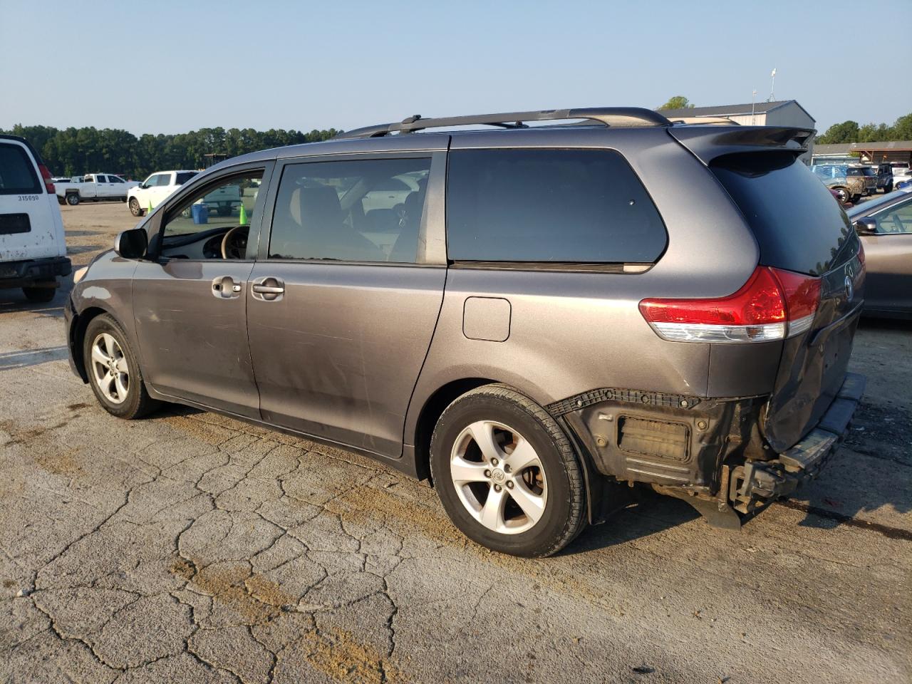 2011 Toyota Sienna VIN 5TDKK3DC5BS116741 Copart auction photo, all over damage thumbnail 2