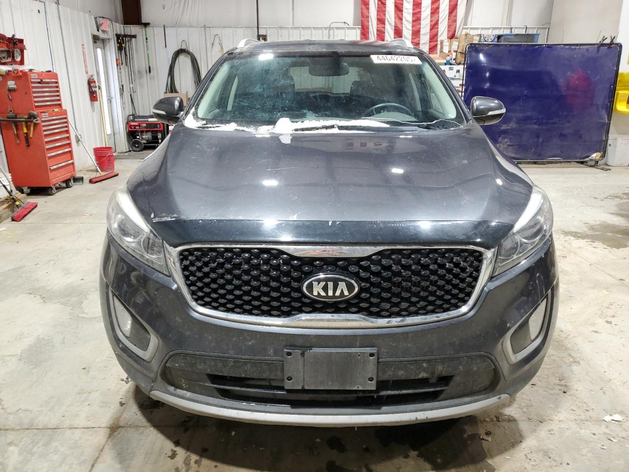 2018 KIA Sorento VIN 5XYPHDA1XJG373239 Copart auction photo, hail damage thumbnail 5