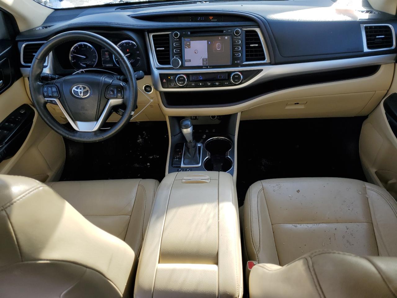 2015 Toyota Highlander VIN 5TDJKRFH2FS077359 Copart auction photo, front end / minor dent/scratches damage thumbnail 8