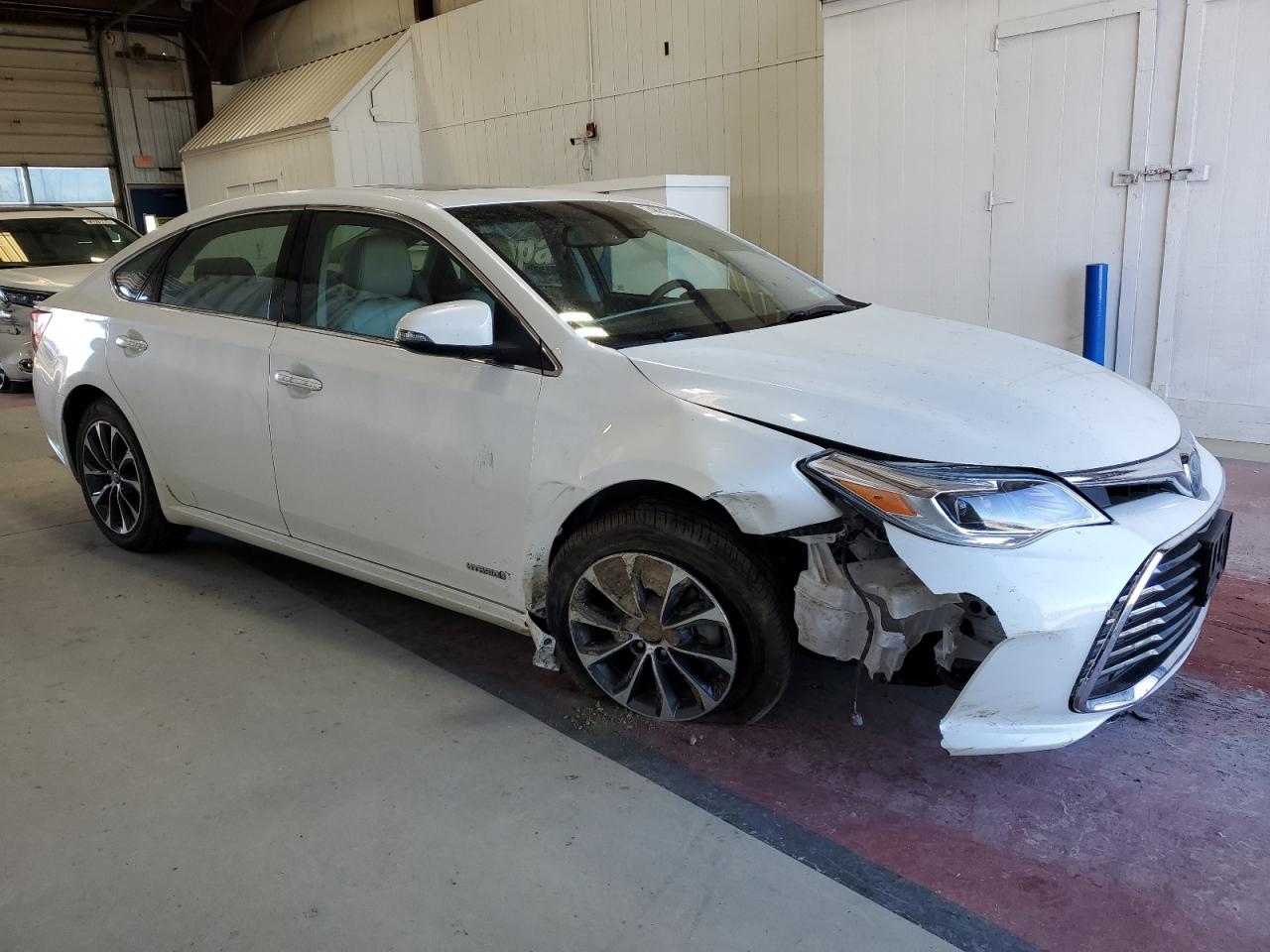 2017 Toyota Avalon VIN 4T1BD1EB4HU057220 Copart auction photo, front end / side damage thumbnail 4