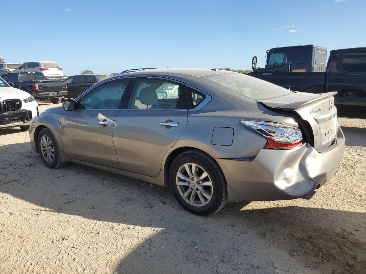 2015 Nissan Altima VIN 1N4AL3AP8FC132350 Copart auction photo, rear end damage thumbnail 2