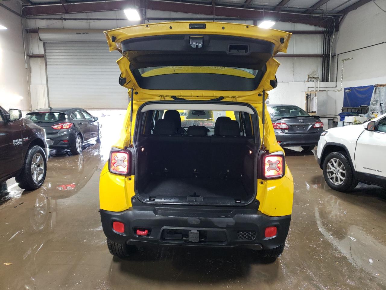 2015 Jeep Renegade VIN ZACCJBCT0FPB61954 Copart auction photo, front end / side damage thumbnail 6