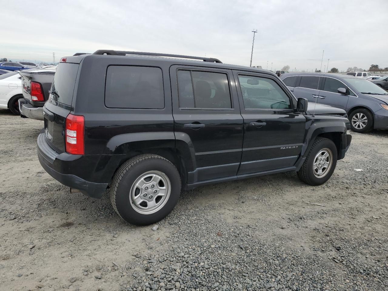 2017 Jeep Liberty (Patriot) VIN 1C4NJPBA2HD207821 Copart auction photo, front end damage thumbnail 3