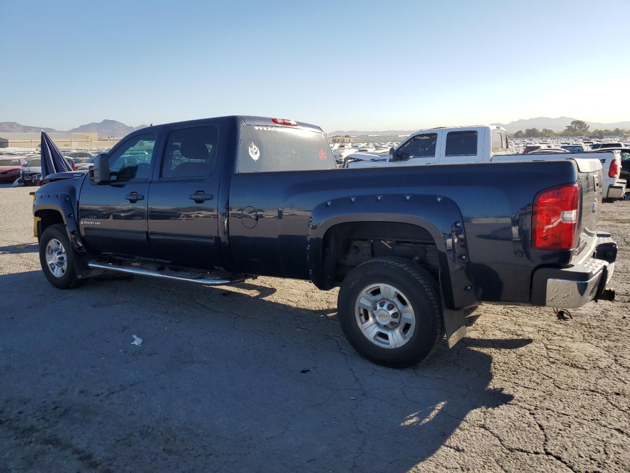 2009 Chevrolet Silverado VIN 1GCHK53689F130645 Copart auction photo, front end damage thumbnail 2