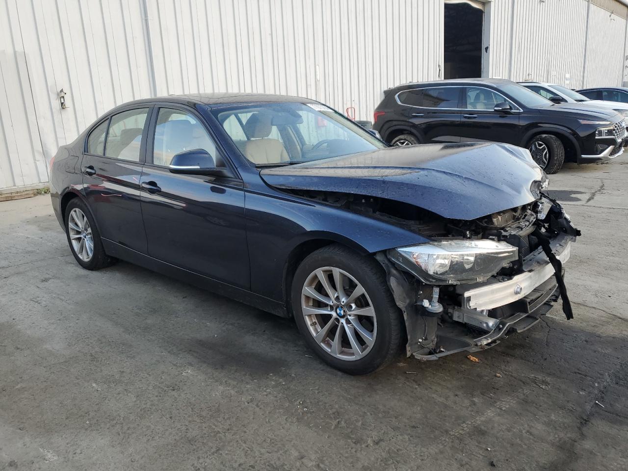 2016 BMW 3er VIN WBA8E5G59GNU19350 Copart auction photo, front end damage thumbnail 4