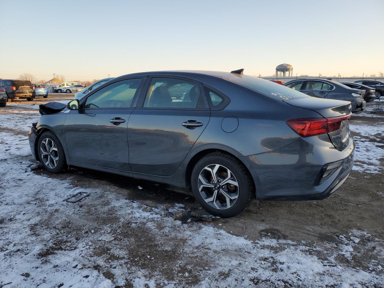 2021 KIA Forte VIN 3KPF24AD0ME334572 Copart auction photo, front end / minor dent/scratches damage thumbnail 2