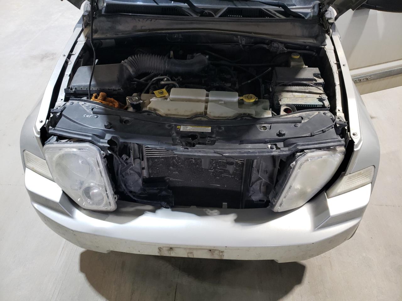 2009 Jeep Liberty (North America) VIN 1J8GN28K19W523371 Copart auction photo, front end / minor dent/scratches damage thumbnail 13