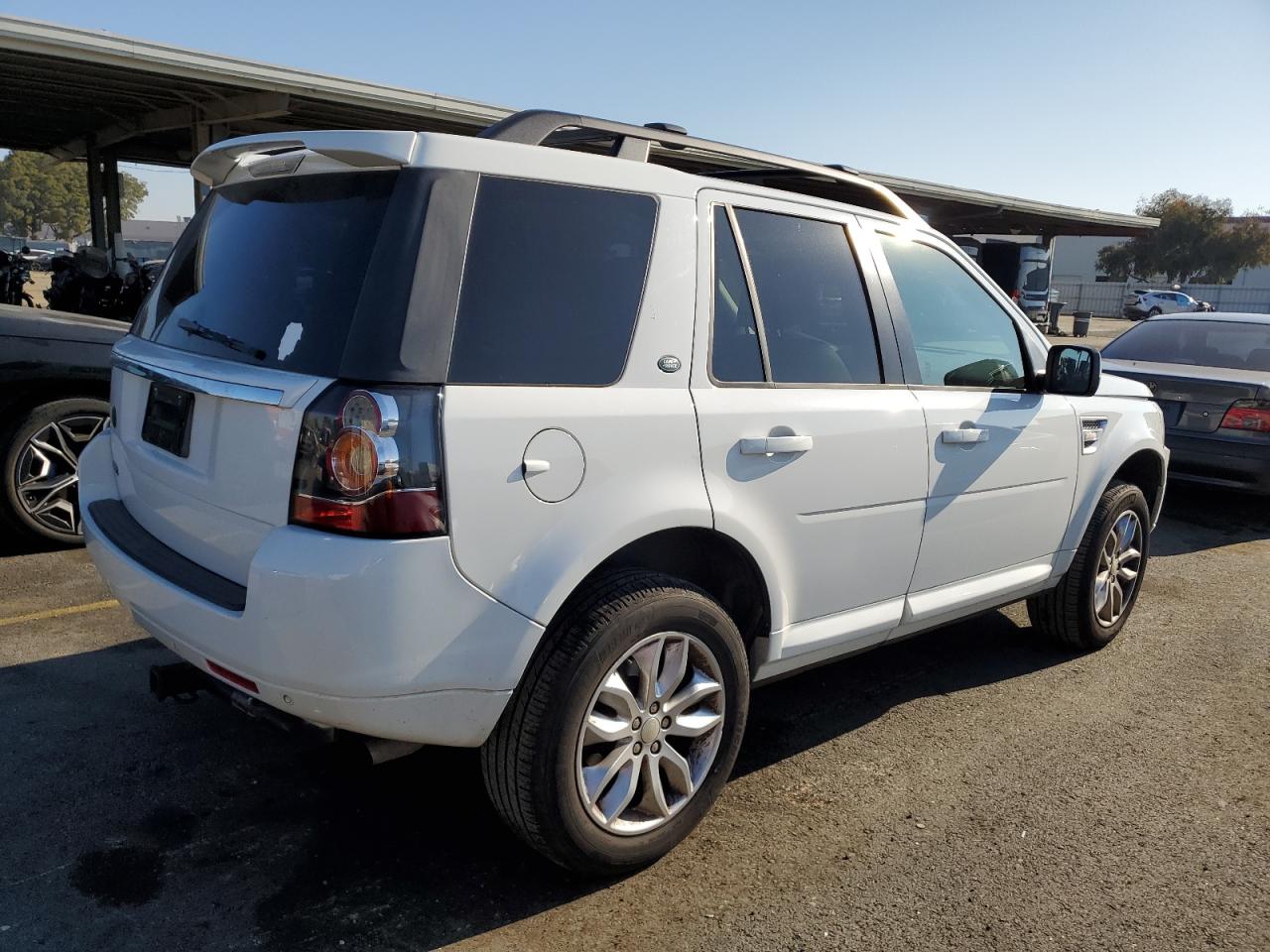 2014 Land Rover LR2 VIN SALFR2BG3EH412727 Copart auction photo, front end / undercarriage damage thumbnail 3
